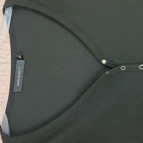 Merokeety ribbed snap front tank top - Picture 3 of 5